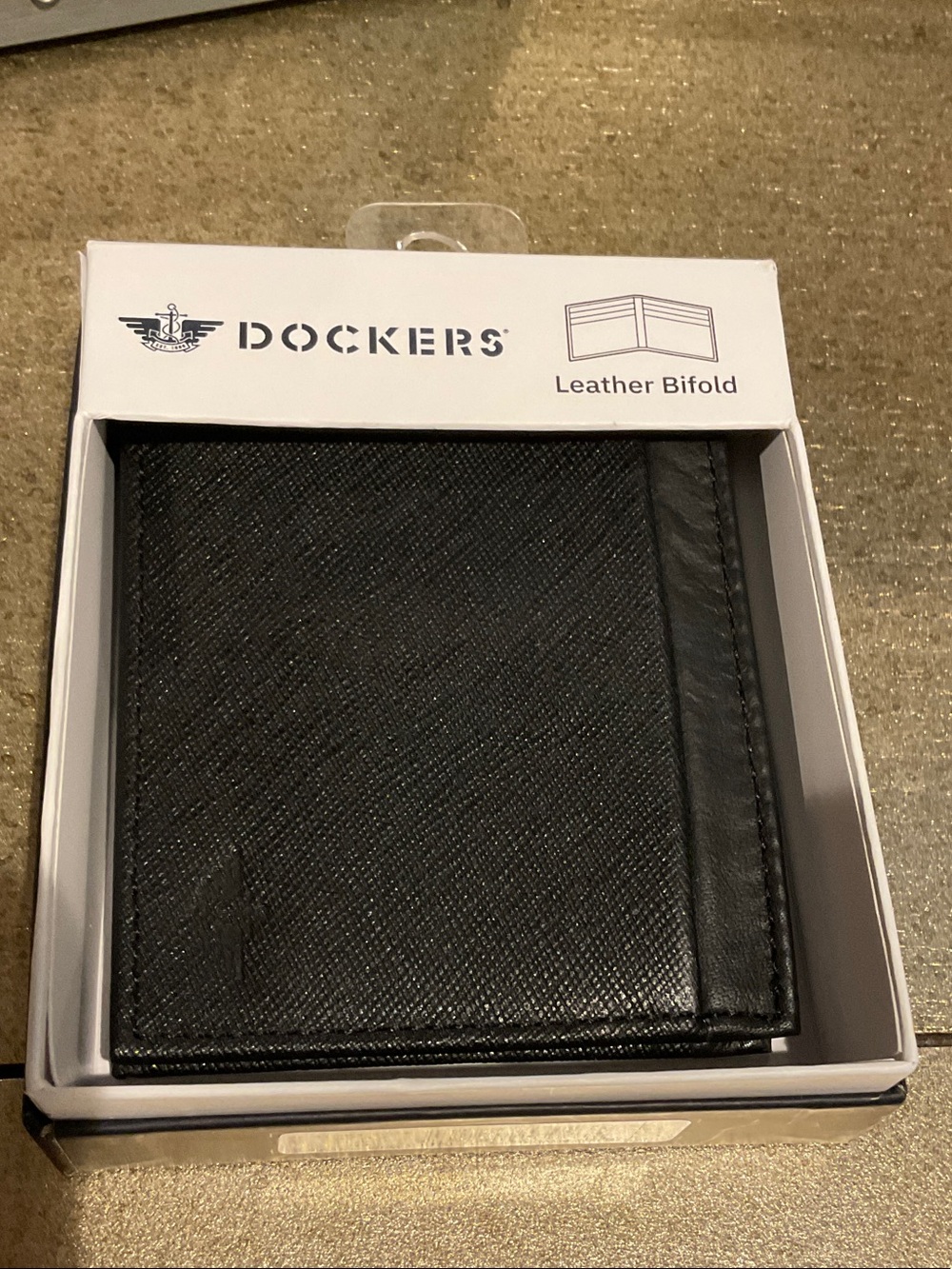 Dockers Black Leather Bifold Wallet with Textured Finish